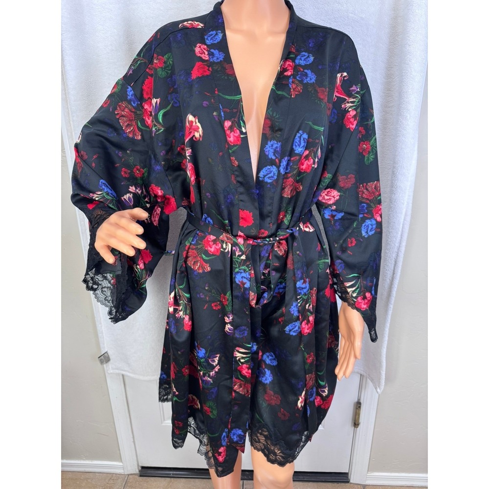 EUC INC Int Concept black lace trim floral pattern silky 3/4 sleeve robe XXL